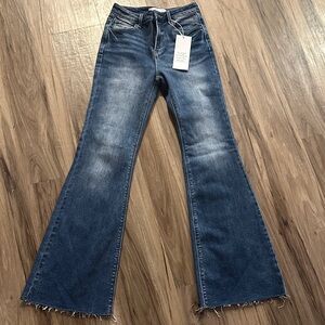 Chic Flare Jeans in Classic Blue